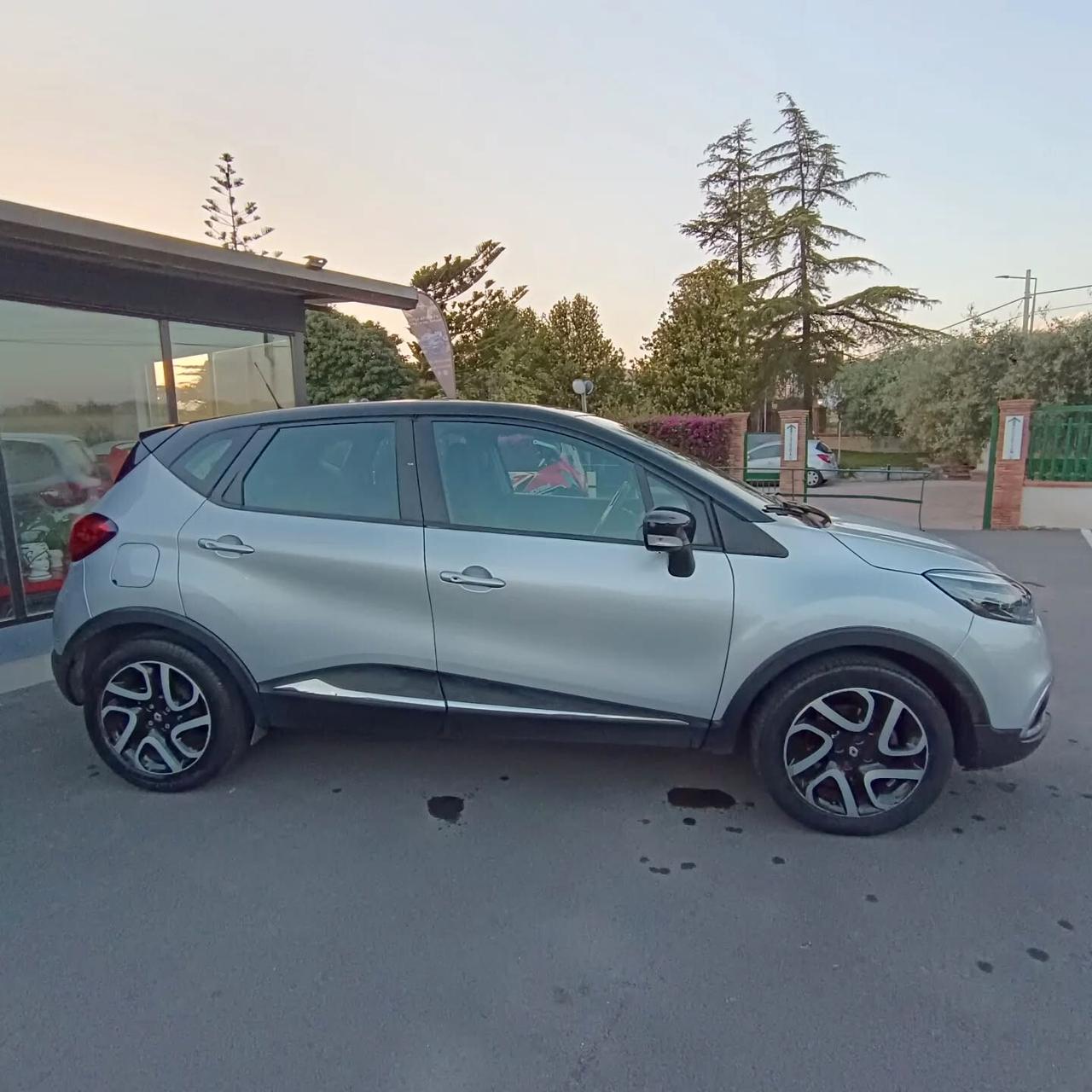 Renault Captur 1.5 dCi 90 CV TAGLIANDATA