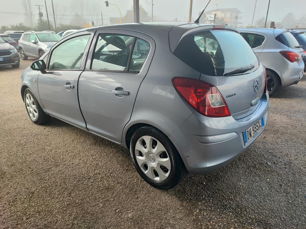Opel Corsa 1.2 5 porte Cosmo
