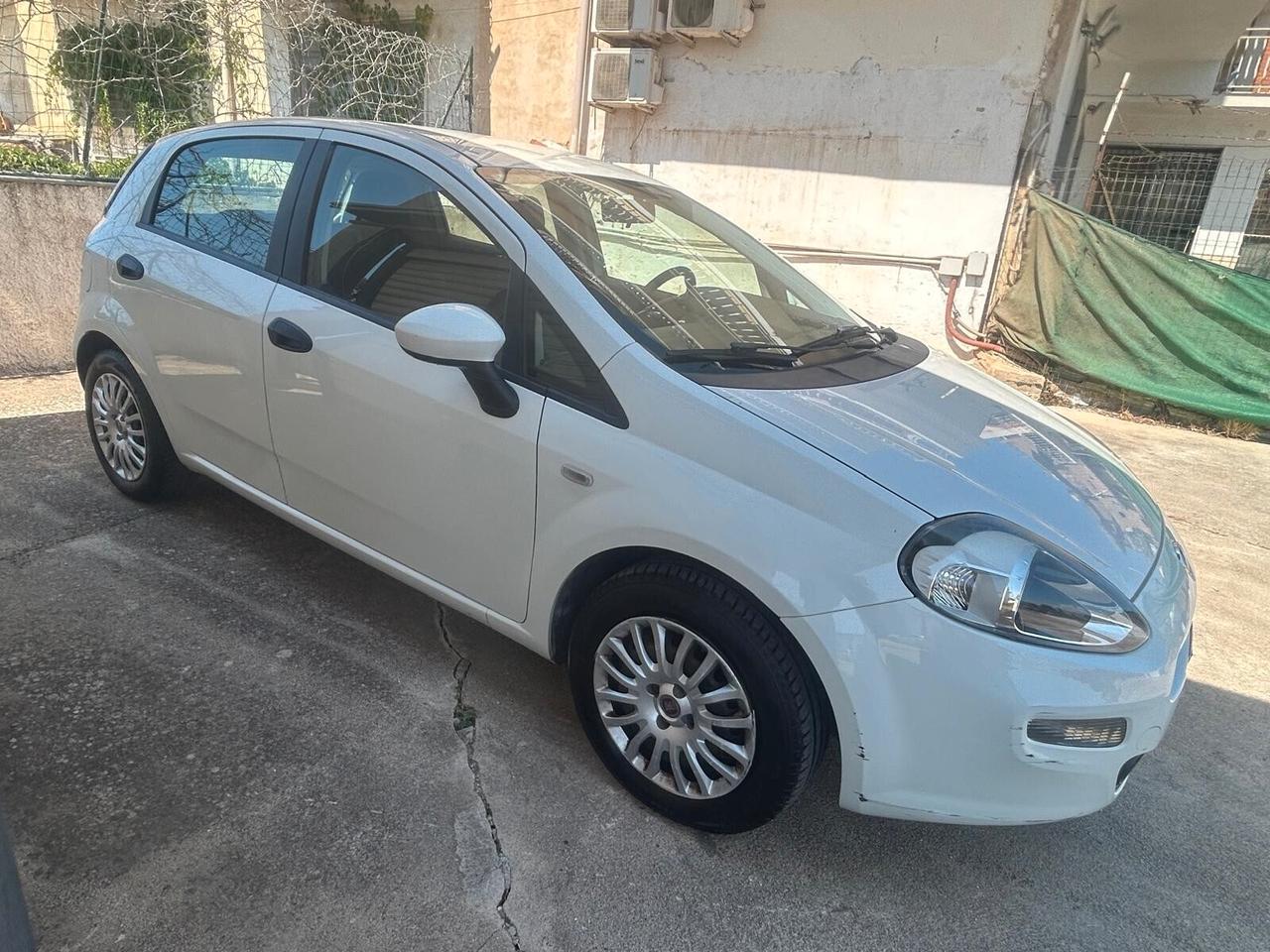Fiat Punto 1.3 MJT 75cv 2013 ok neopatentati