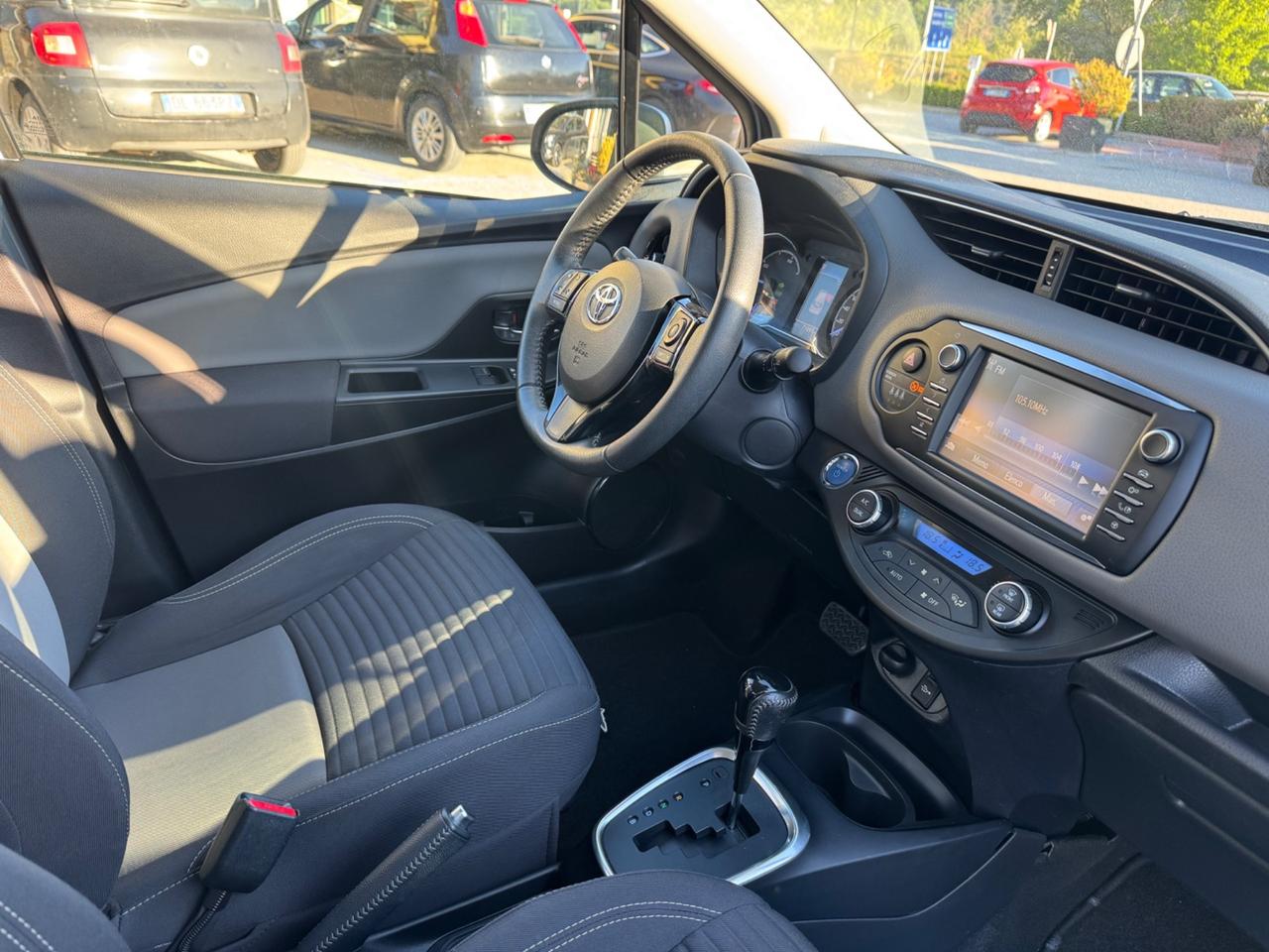 Toyota Yaris 1.5 HYBRID 5P.
