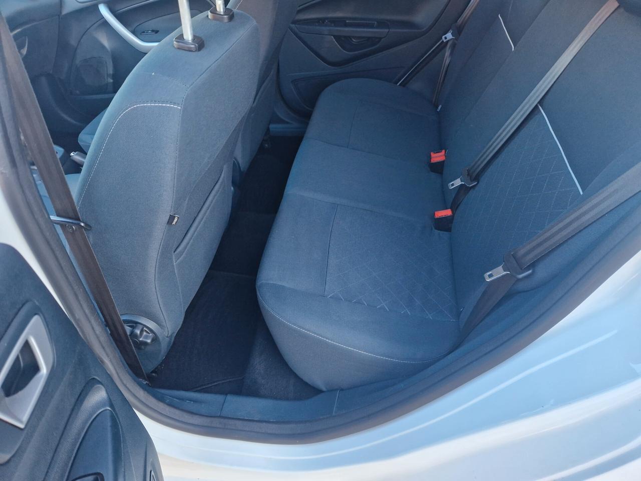 Ford Fiesta Ikon 1.4 TDCi 70CV 5 porte
