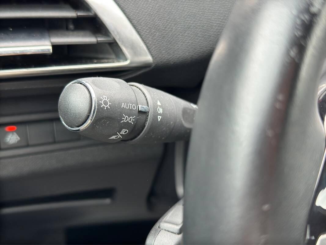 Peugeot 3008 II 1.5 bluehdi Allure Pack 130cv AUTOMATICA E CARPLAY