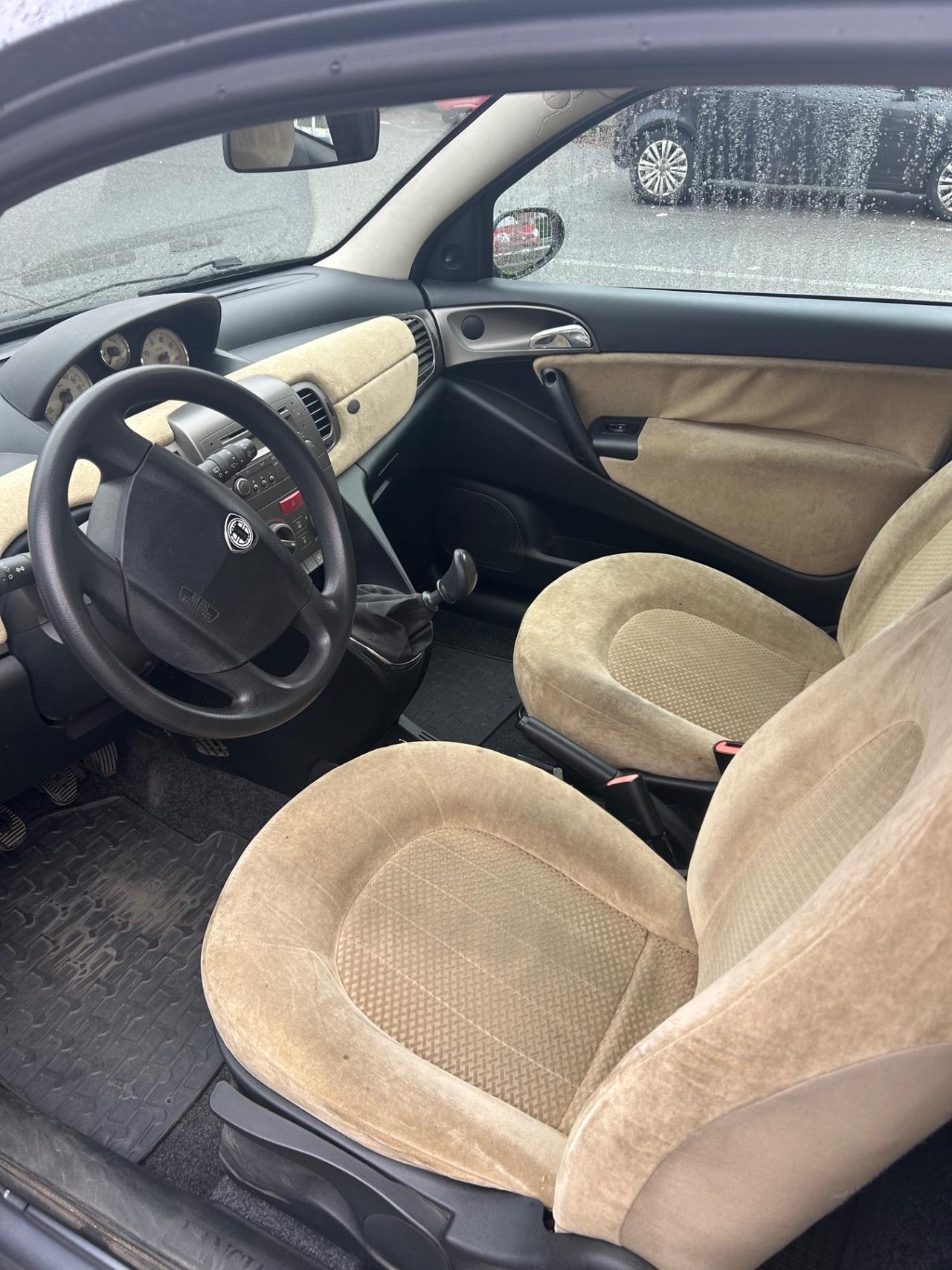 Lancia Ypsilon 1.2 perfetta