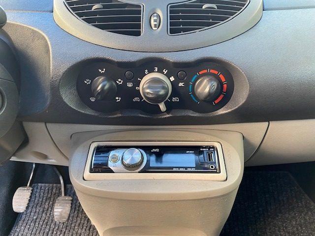 RENAULT Twingo 1.2 8V "NEOPATENTATI"