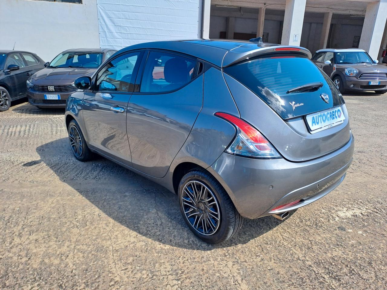 Lancia Ypsilon 1.0 FireFly 5 porte S&S Hybrid Gold