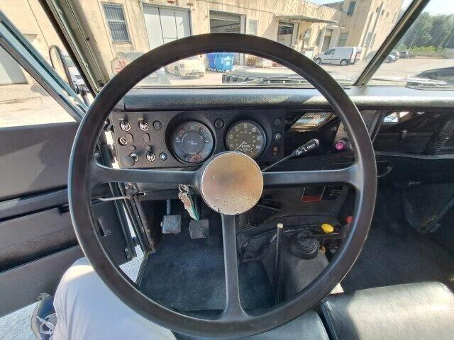 Land Rover Defender 88 2.3 d 3°s. safari 4x4 1974