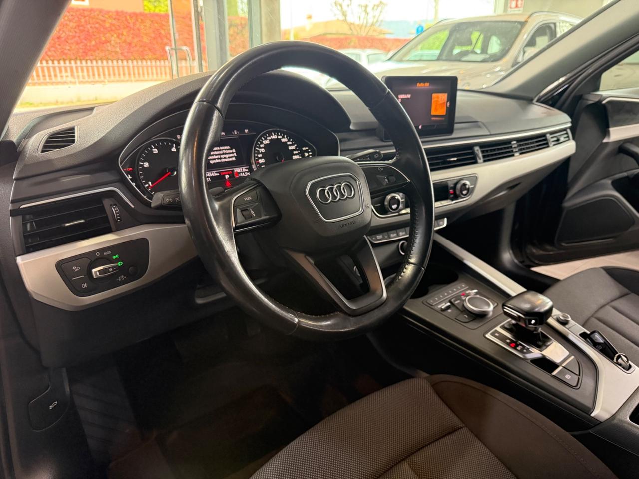 Audi A4 Avant 30 TDI S tronic Sport