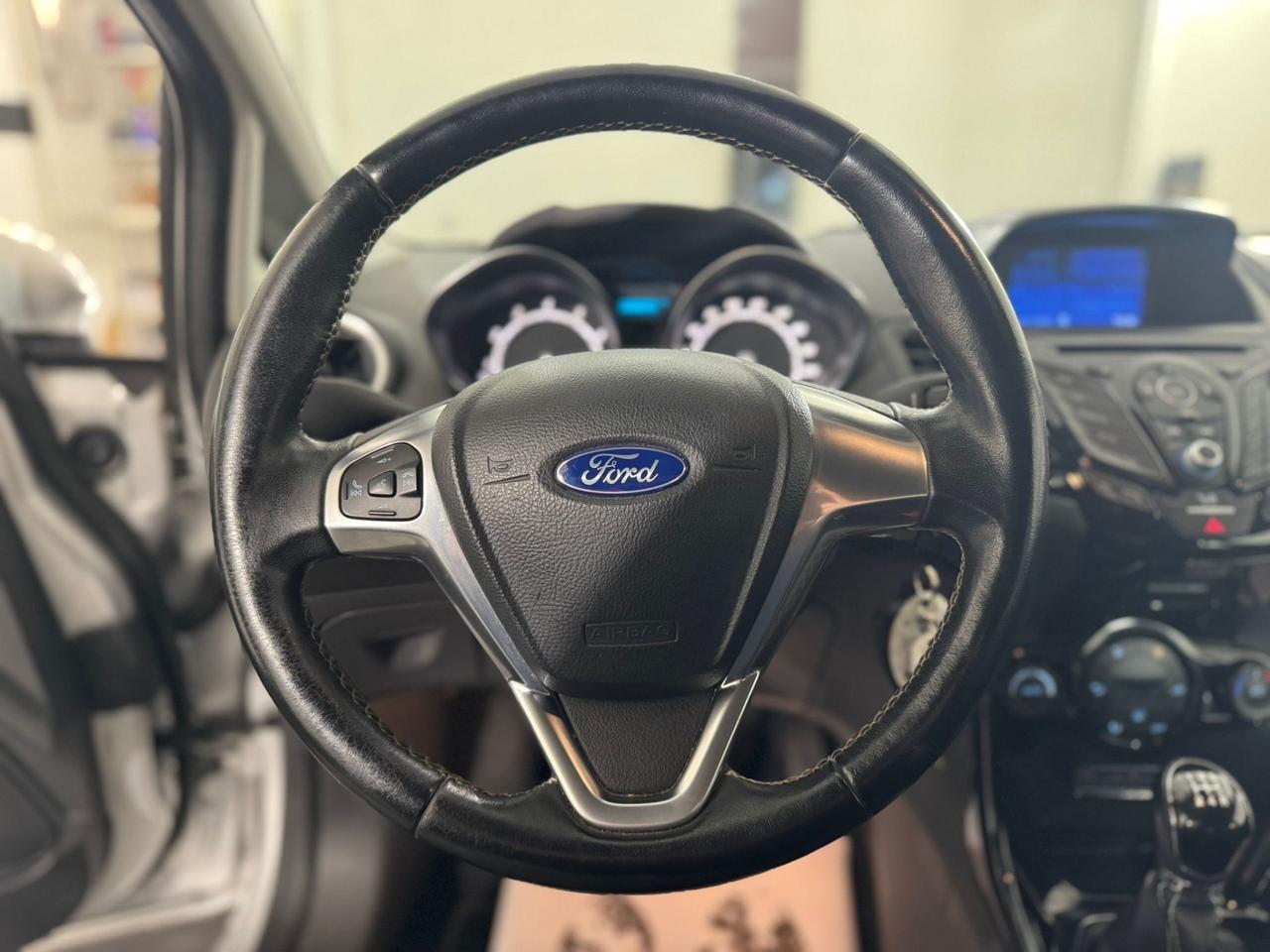 Ford Fiesta 5 porte Black & White Edition