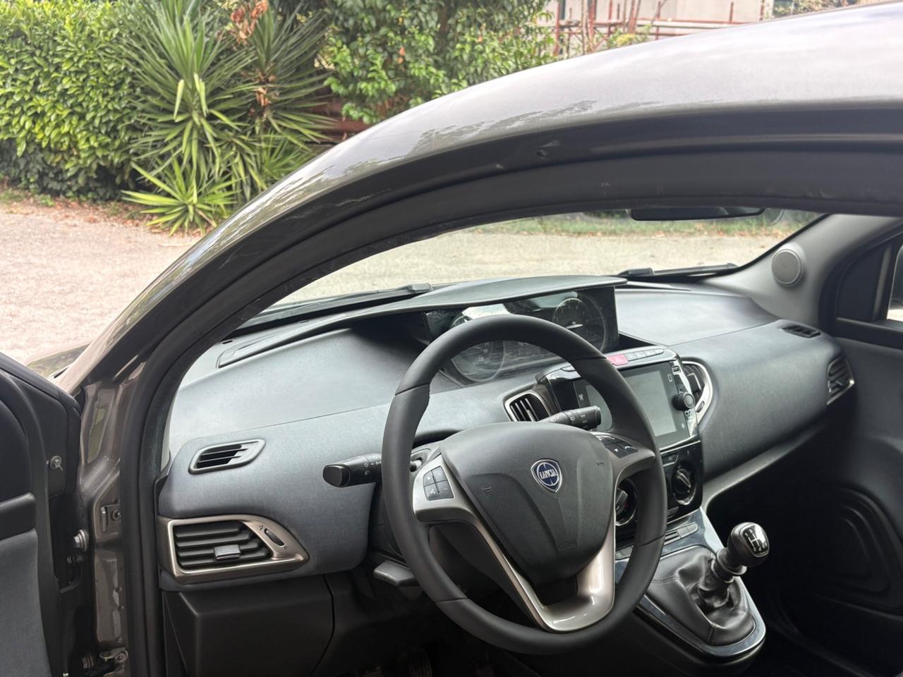 Lancia Ypsilon 1.0 FireFly 5 porte S&S Hybrid Gold