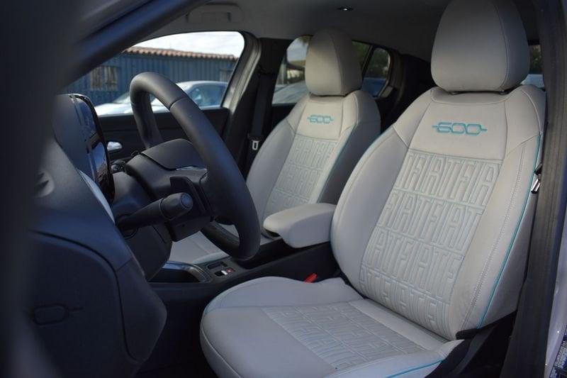 FIAT 600 1.2 Hybrid 110cv La Prima