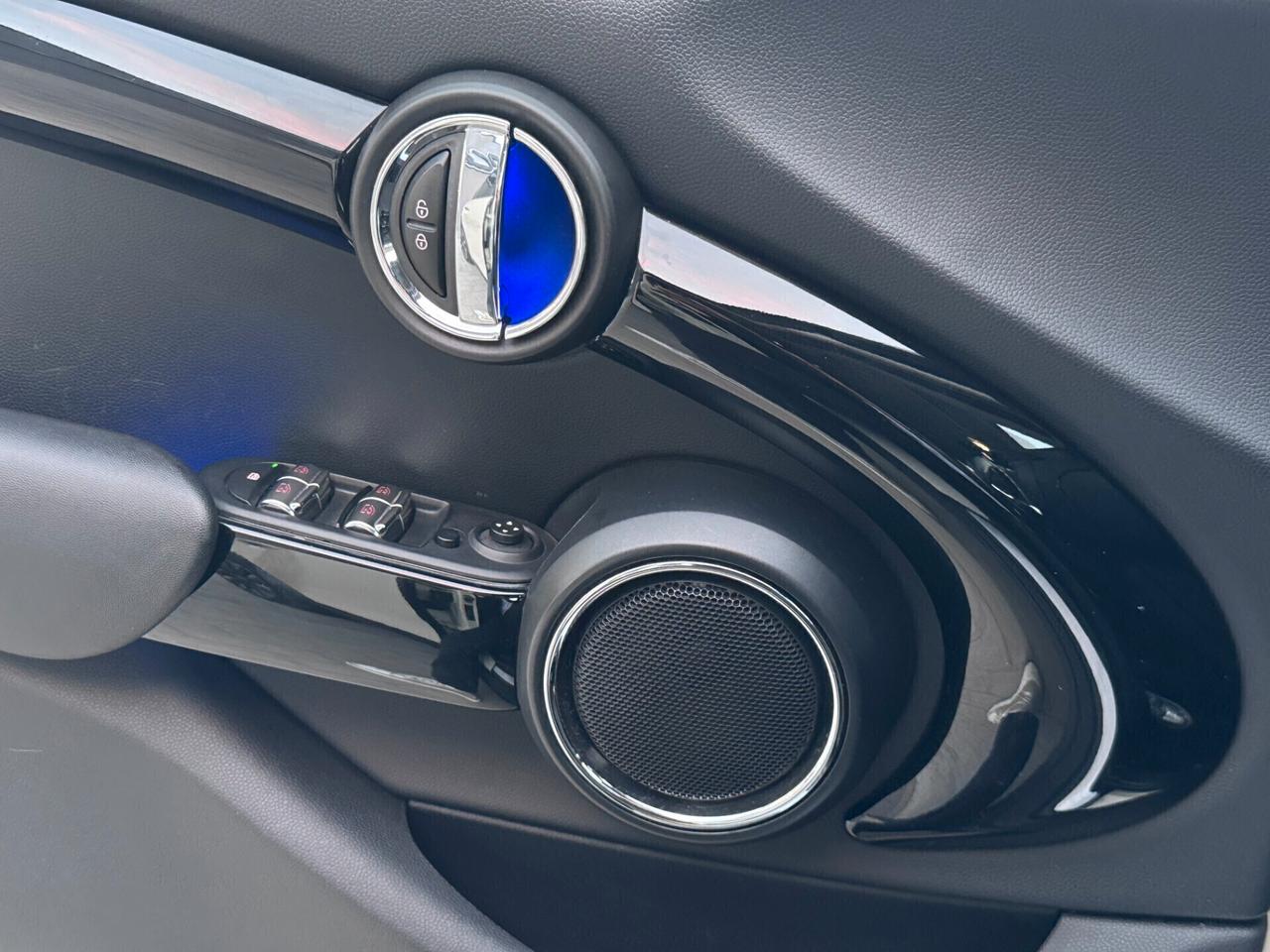 Mini Cooper D 1.5 5 porte - TAGLIANDI CERT. - GARANZIA FINO A 5 ANNI