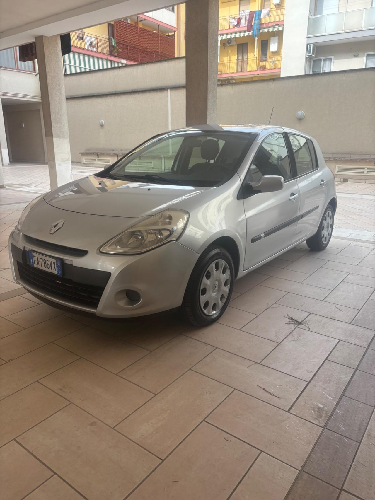 Renault Clio 1.2 16V 5 porte Dynamique