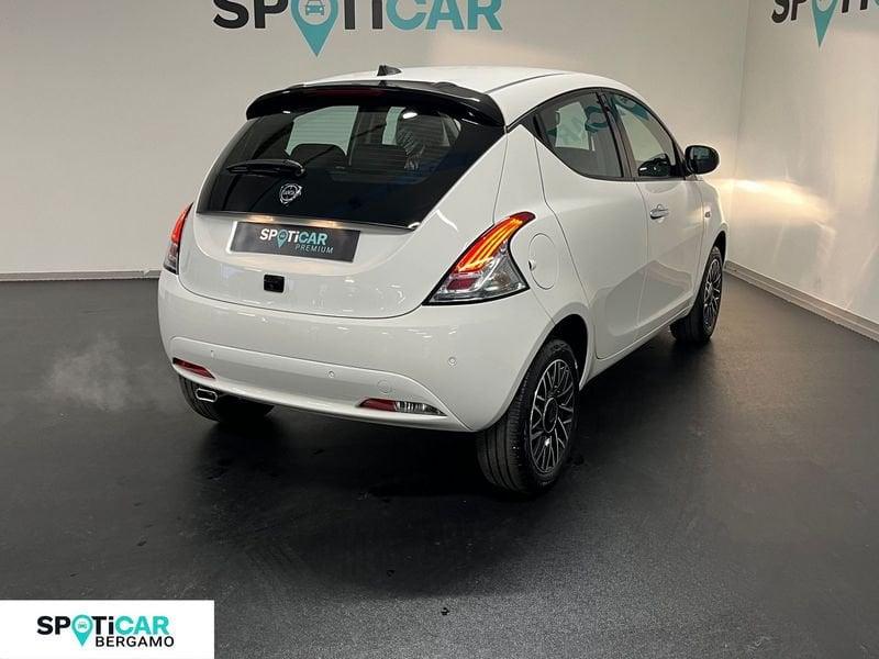 Lancia Ypsilon 1.0 FireFly 5 porte S&S Hybrid Platino - Km0