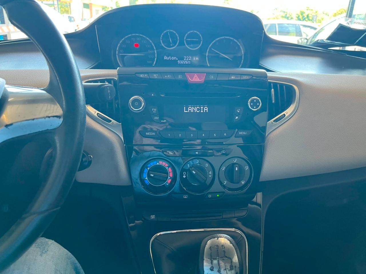 Lancia Ypsilon 1.2 69 CV 5 porte Platinum