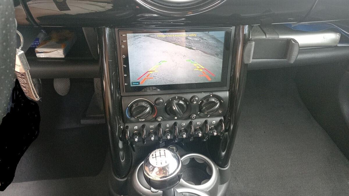 Mini Cooper 1.4 d -