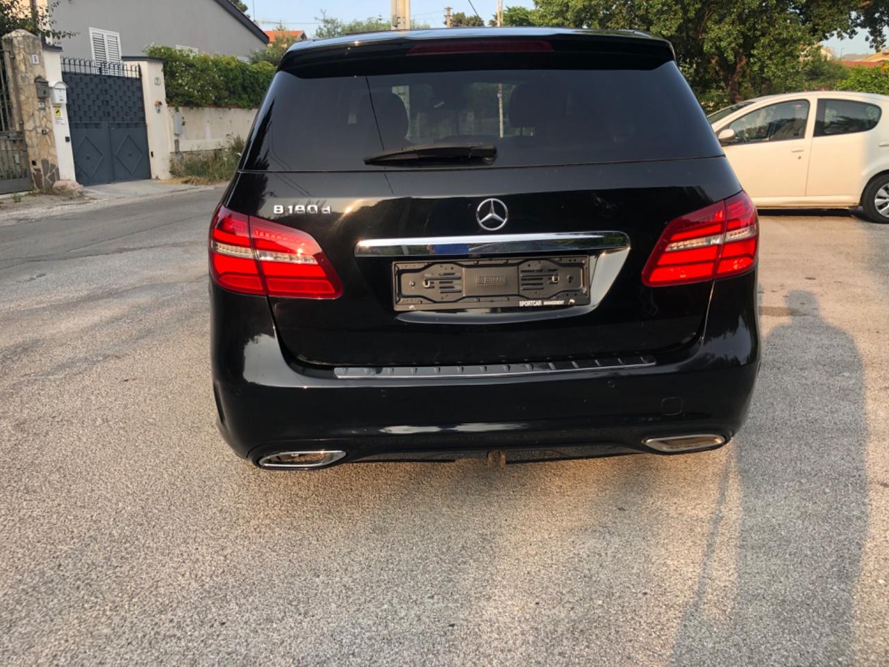 Mercedes-benz B 180 d Premium Amg Tetto Navi led
