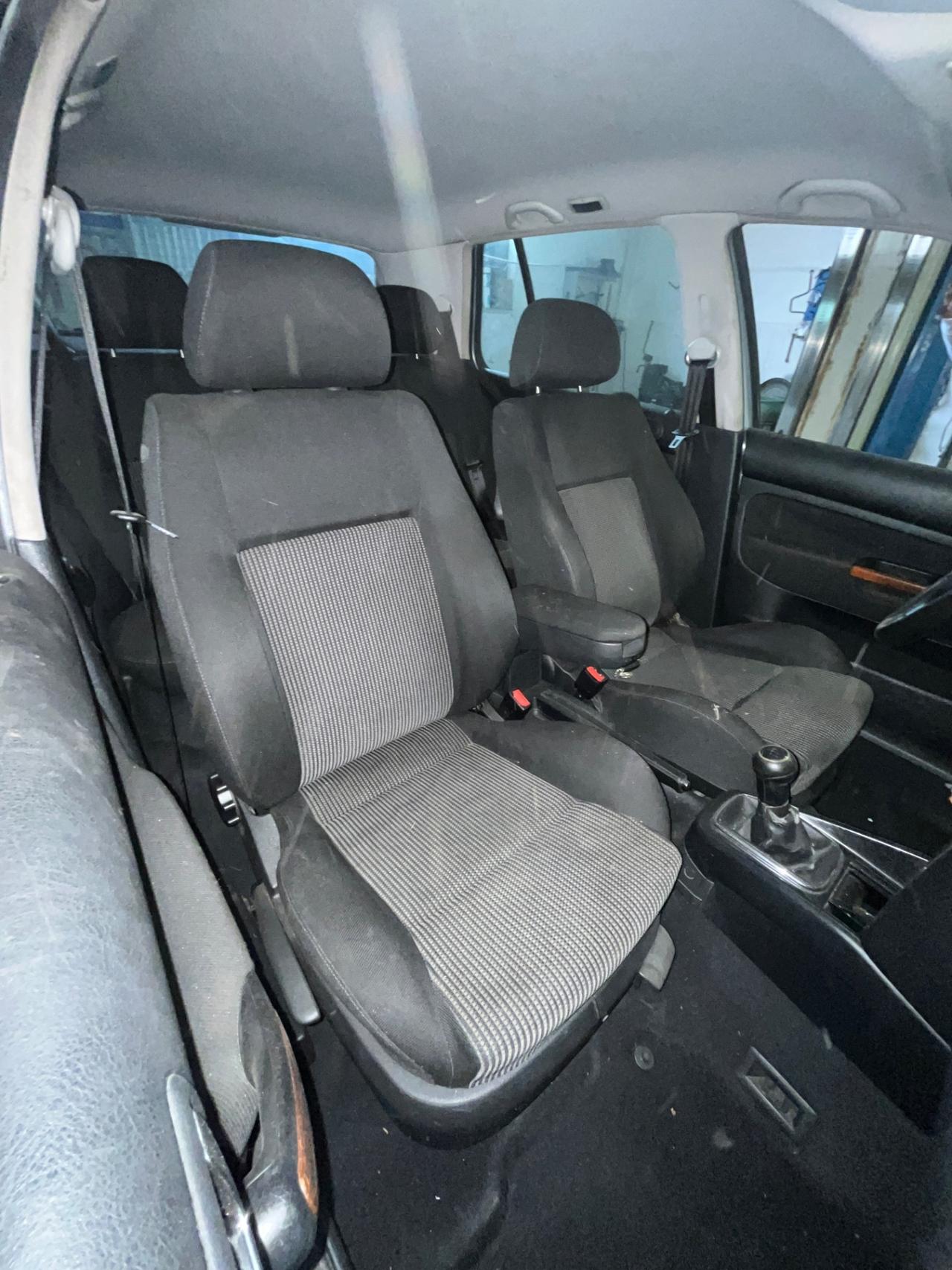 Volkswagen Golf 1.6 16V cat 5 porte Highline LEGGERE BENE