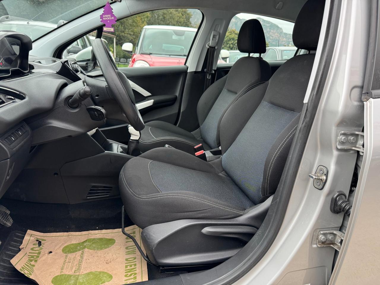 Peugeot 208 PureTech 82 5 porte Allure