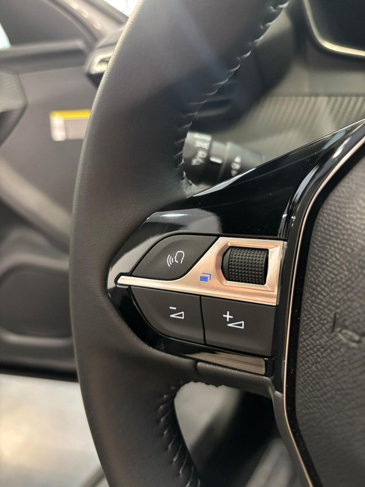 Peugeot 2008 1.2 PureTech 100 S&S Allure