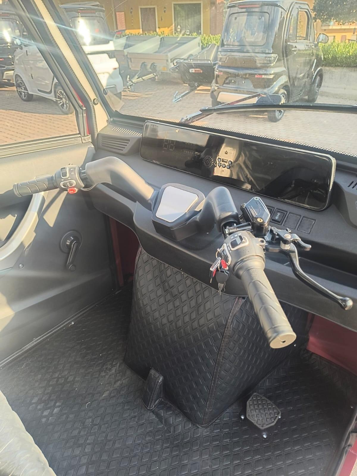 MOTOCARRO ELETTRICO CABINATO CASSONE RIBALTABILE
