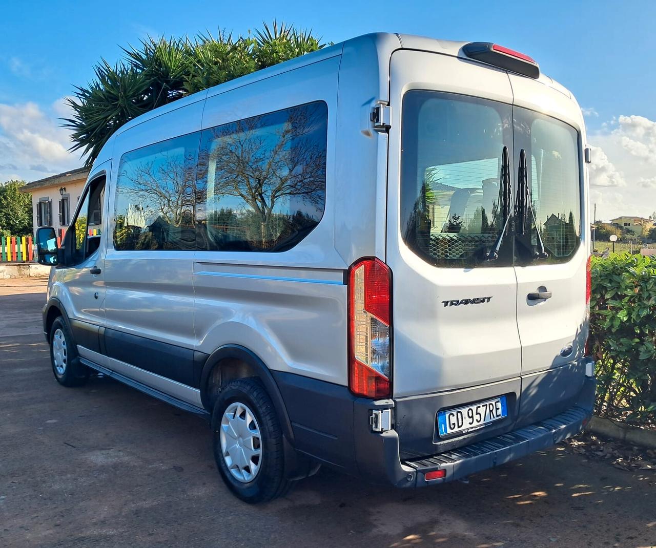 Ford Transit 2.0TDCi 130CV 9 posti TRASPORTO DISABILI