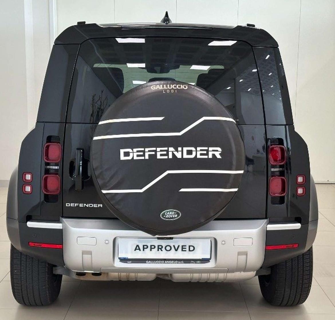 Land Rover Defender 110 3.0D I6 250 CV AWD Auto X-Dynamic NOLEGGIO 12 MESI