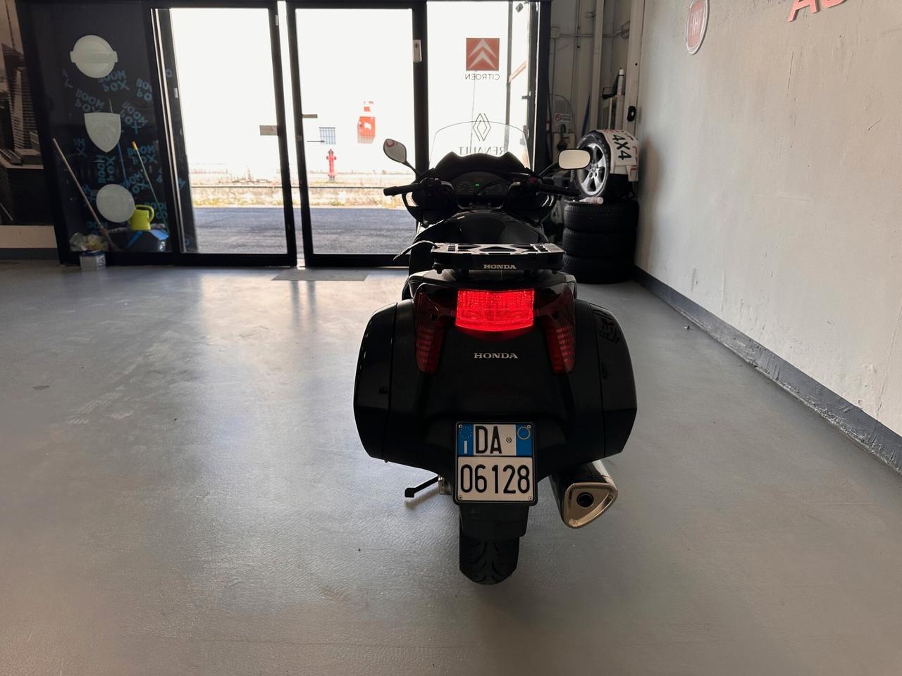 HONDA DEAUVILLE 700