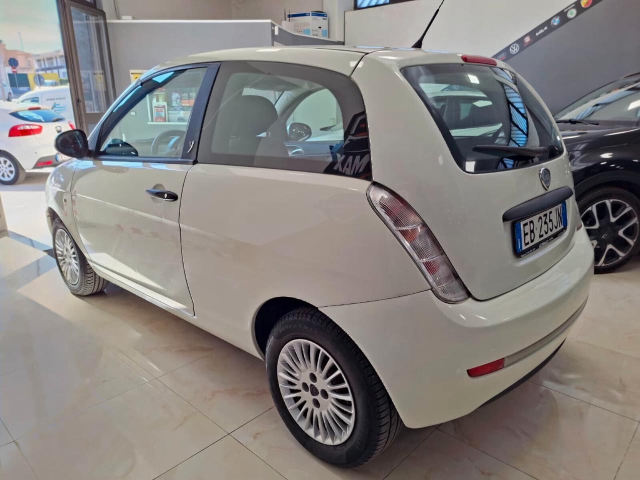 Lancia Ypsilon 1.2 60cv Argento 2010