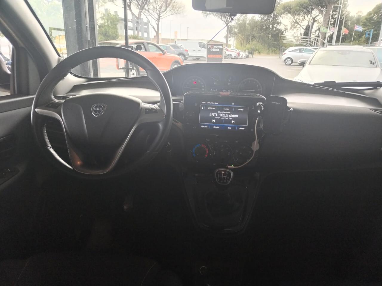 Lancia Ypsilon Hybrid Gold