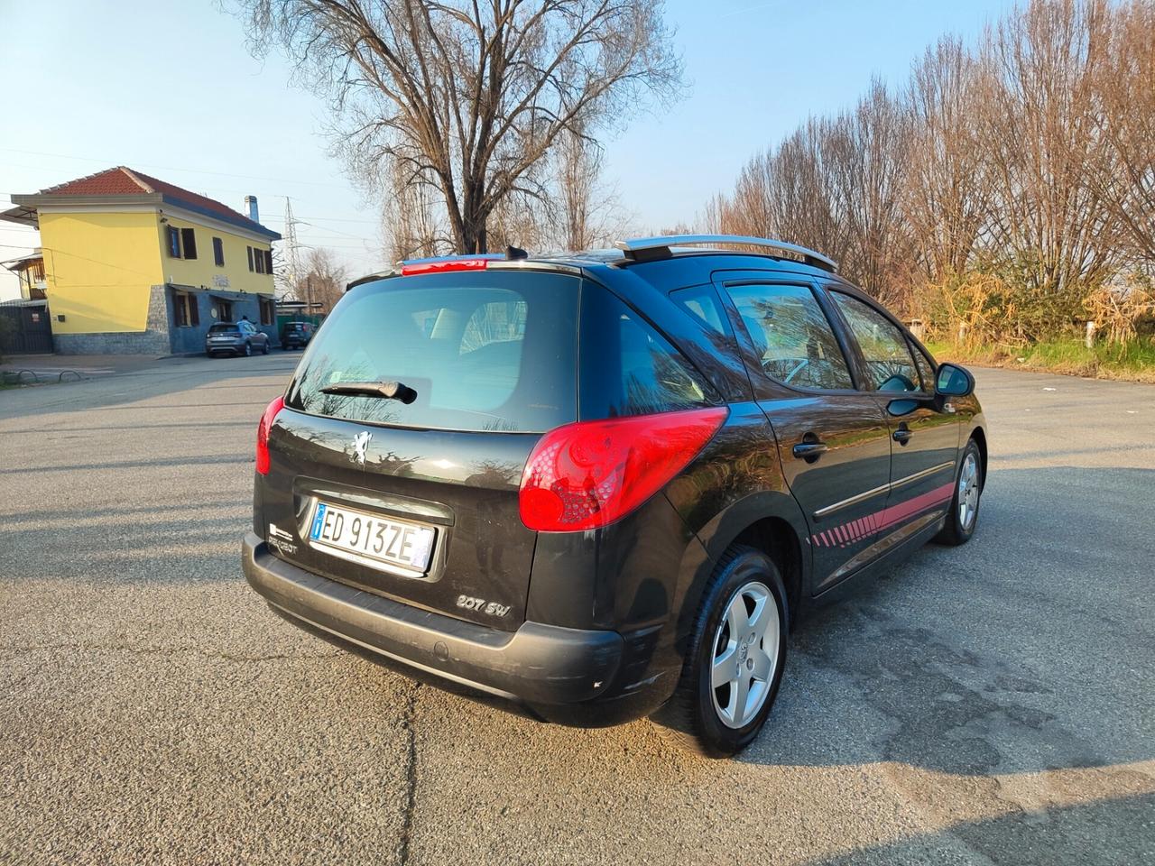 Peugeot 207 1.4 SW 130..000 KM