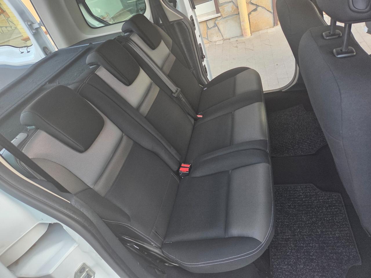 RENAULT KANGOO 1.5 DCI 95 CV ANNO 2021 5 POSTI N1 KM CERTIFICATI