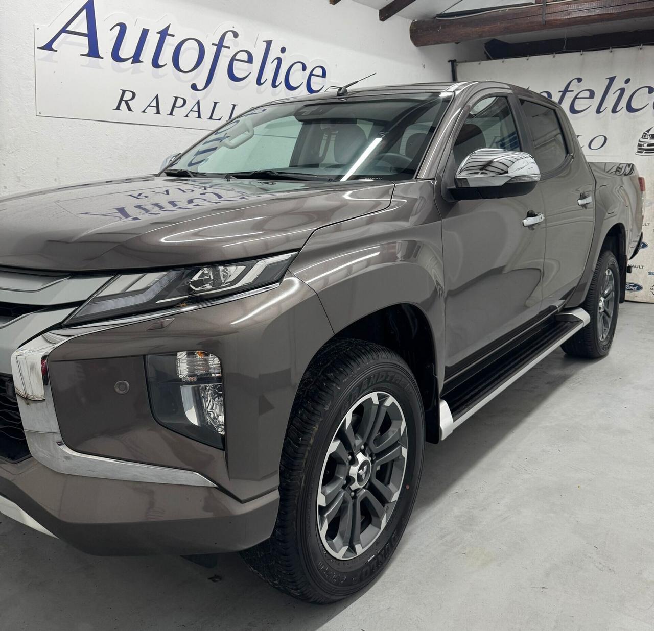 Mitsubishi L200 2.3 D Double Cab 4x4 Super Select Diamond aut.