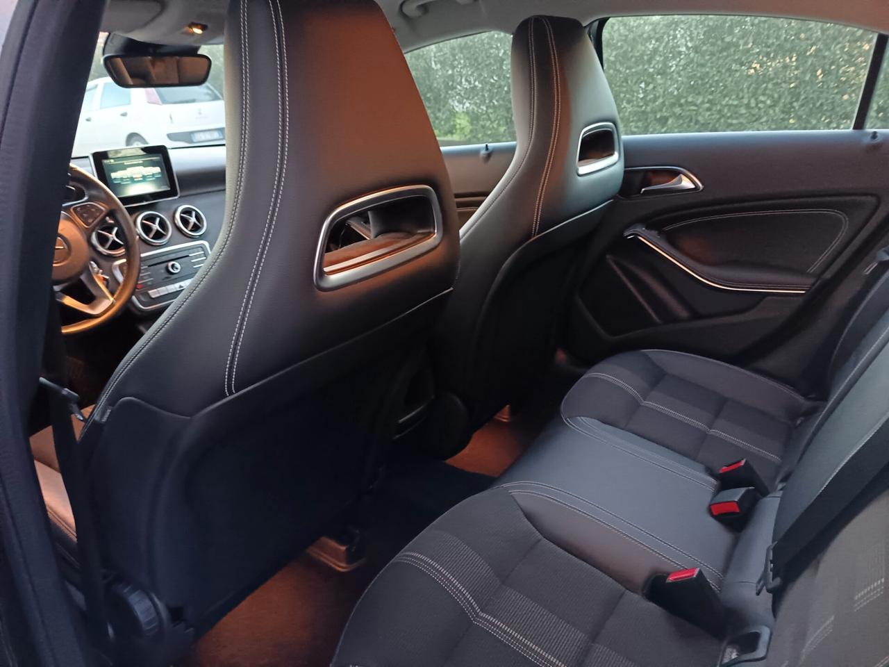 Mercedes-benz A 180 d Automatic Premium