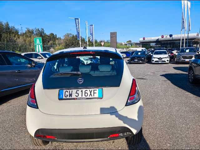 LANCIA Ypsilon 1.0 firefly hybrid Oro s&s 70cv