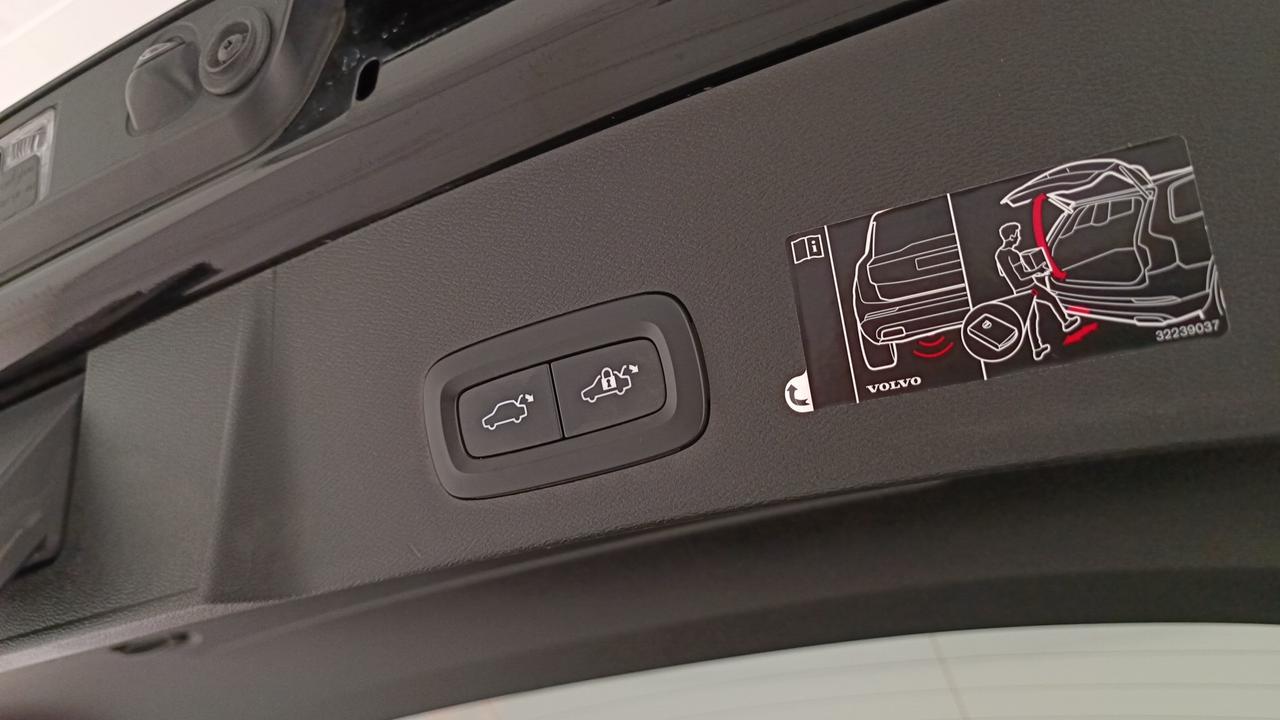VOLVO XC40 1.5 t2 Momentum auto my21