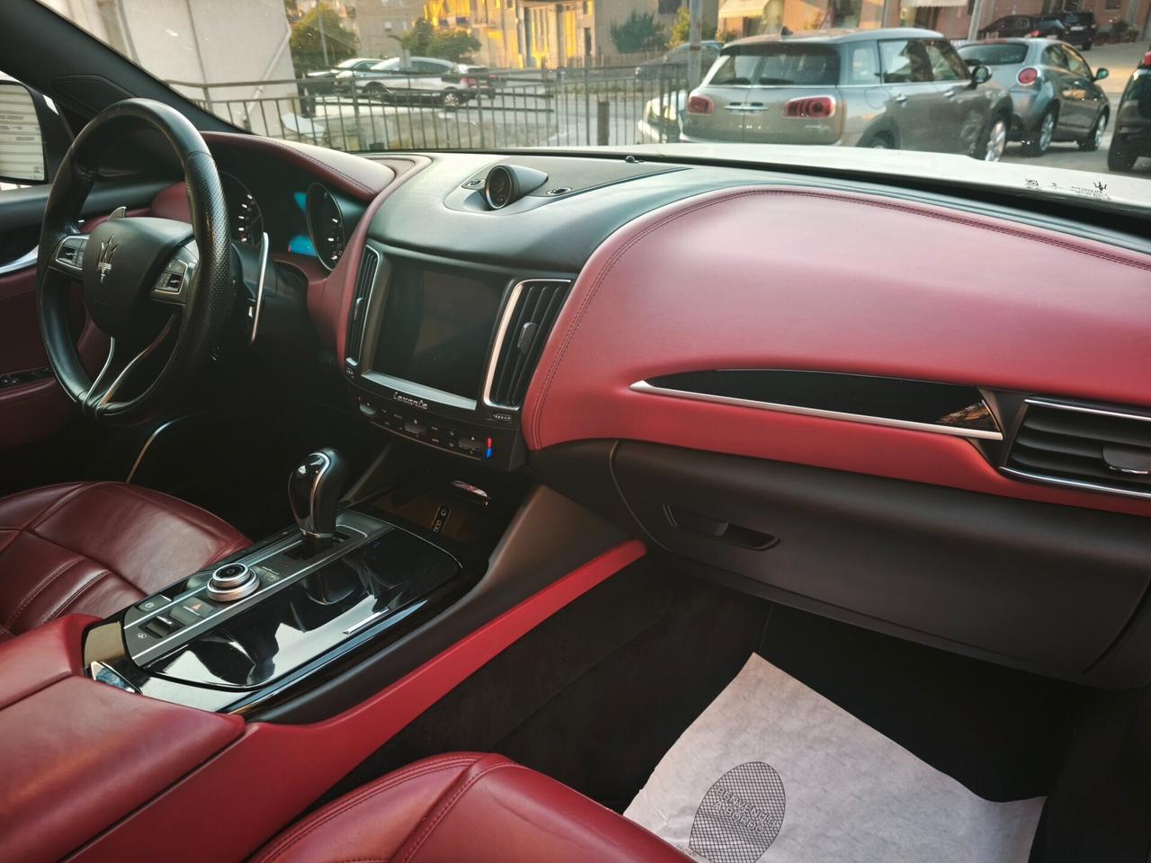 Maserati Levante SQ4 V6 430 CV TETTO
