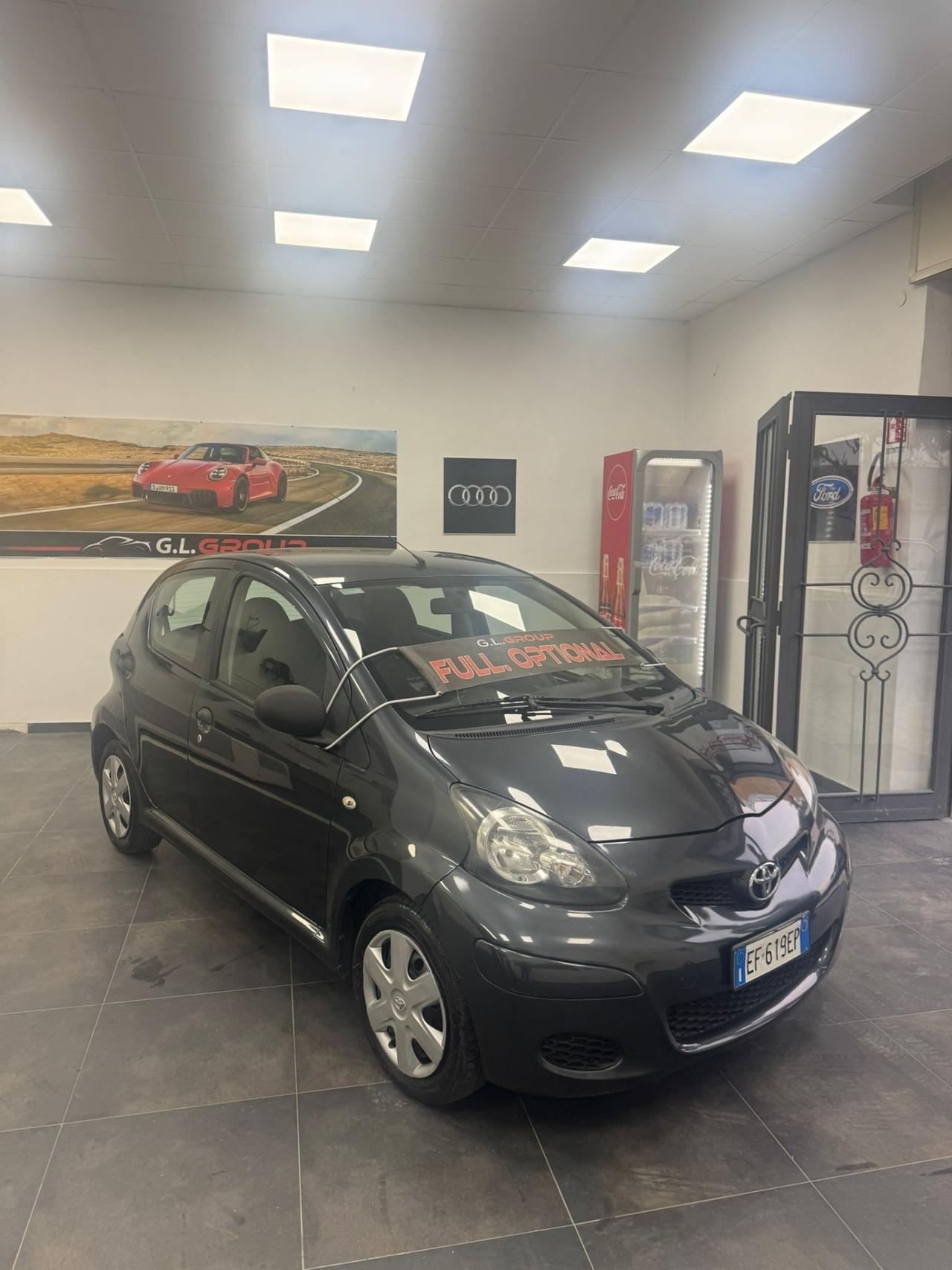 Toyota Aygo 1.0 12V VVT-i 5 porte Sol Connect Red Edition