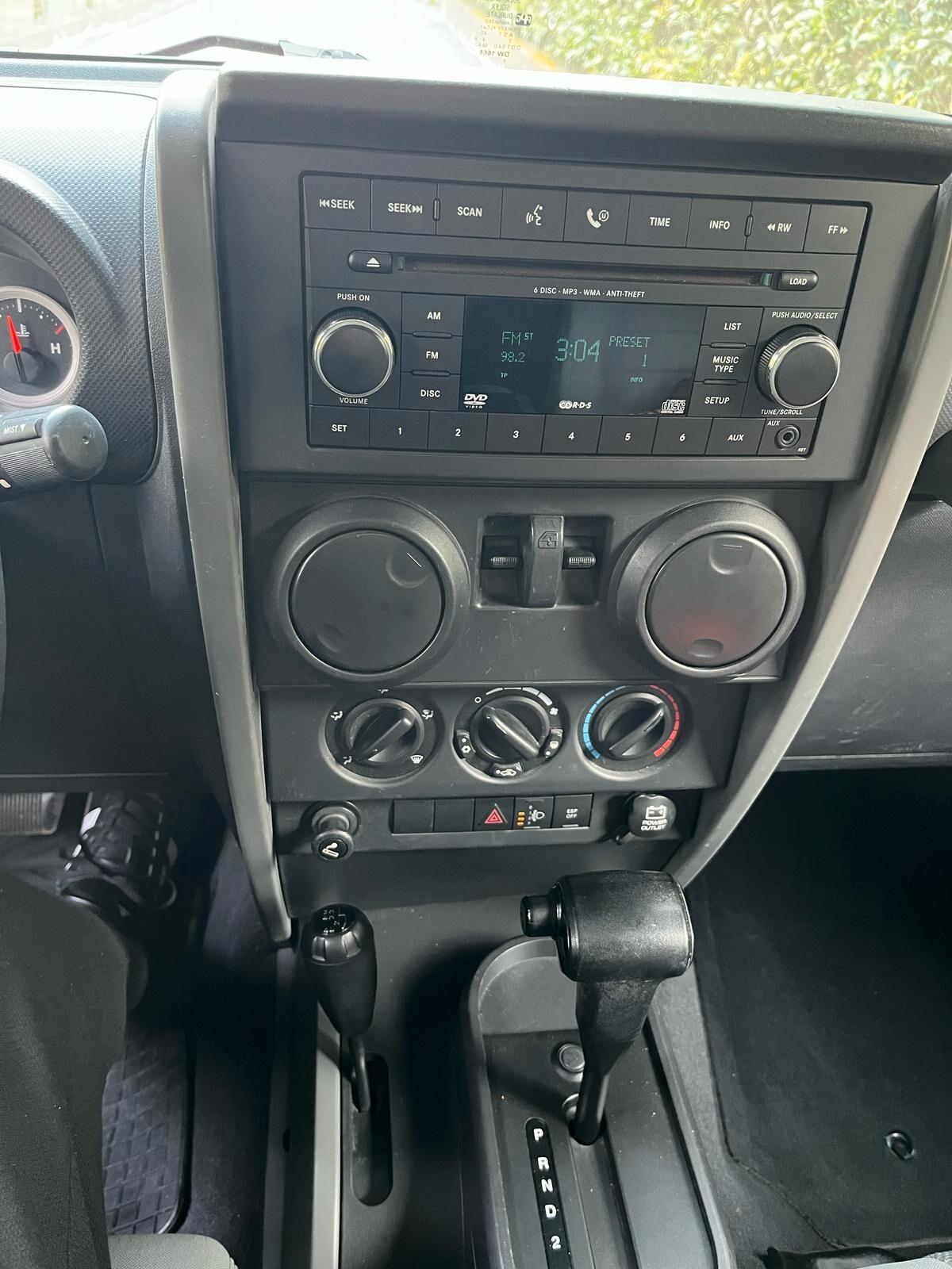 Jeep Wrangler 3.8 Sahara Auto DA VETRINA