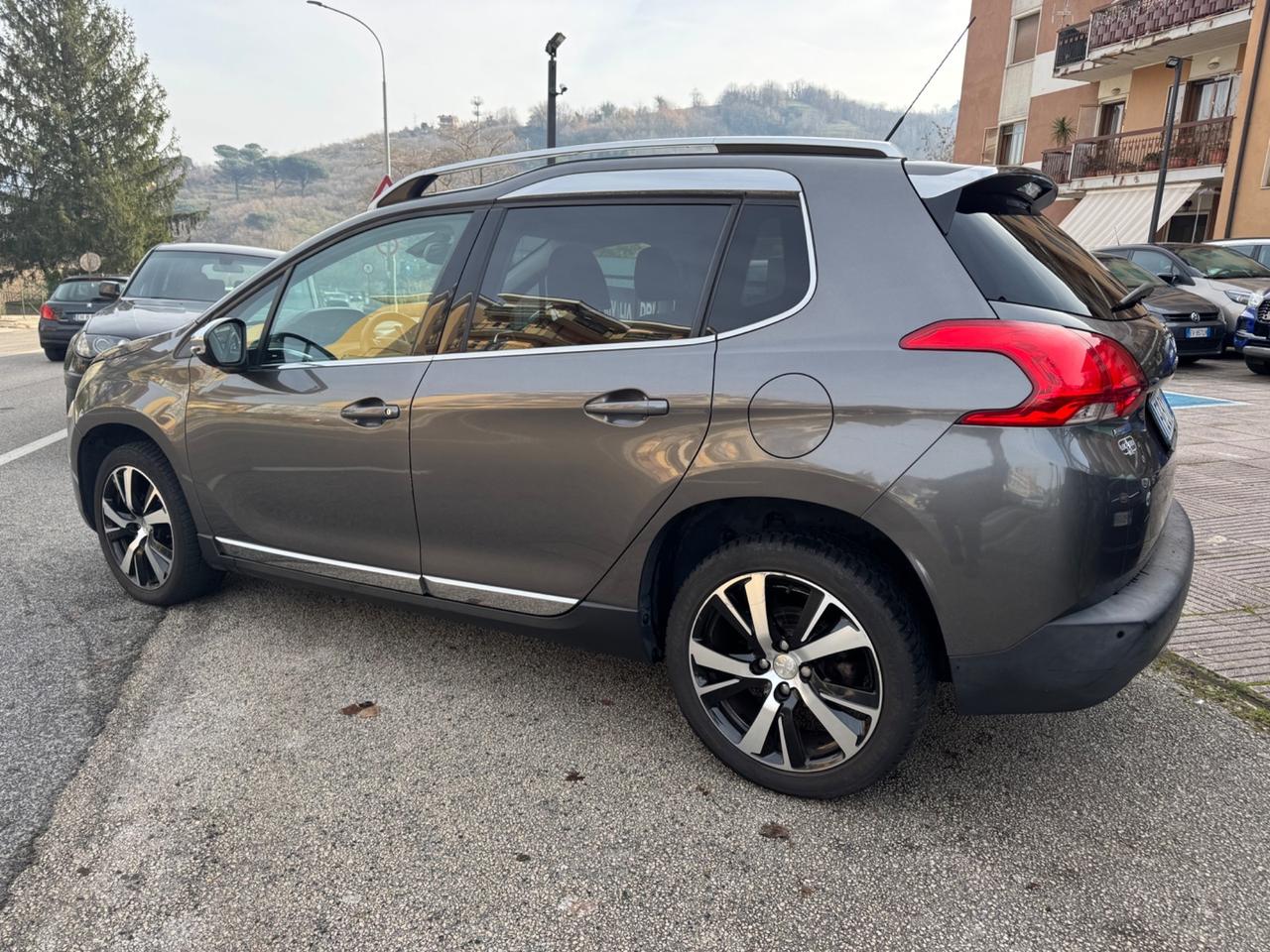 Peugeot 2008 BlueHDi 100 Allure