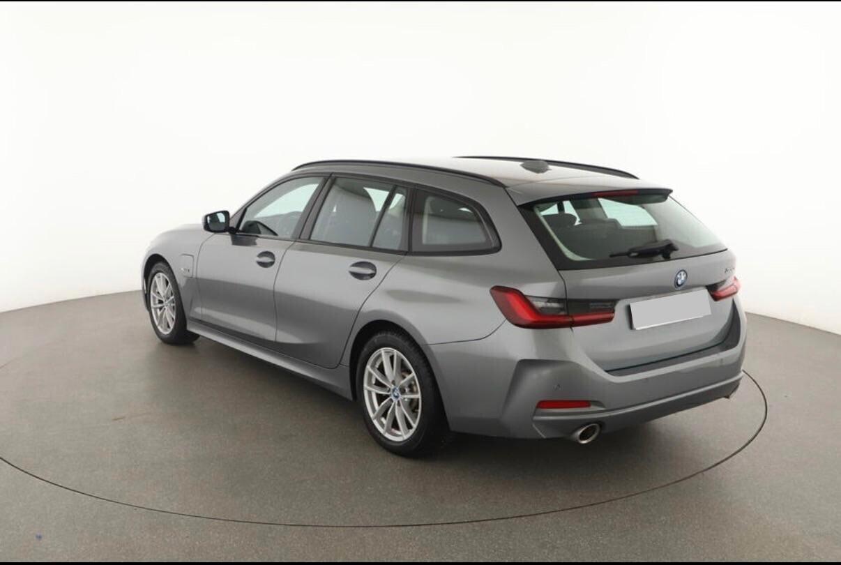 BMW 320 e Touring 204 cv Hybrid - Plug-in