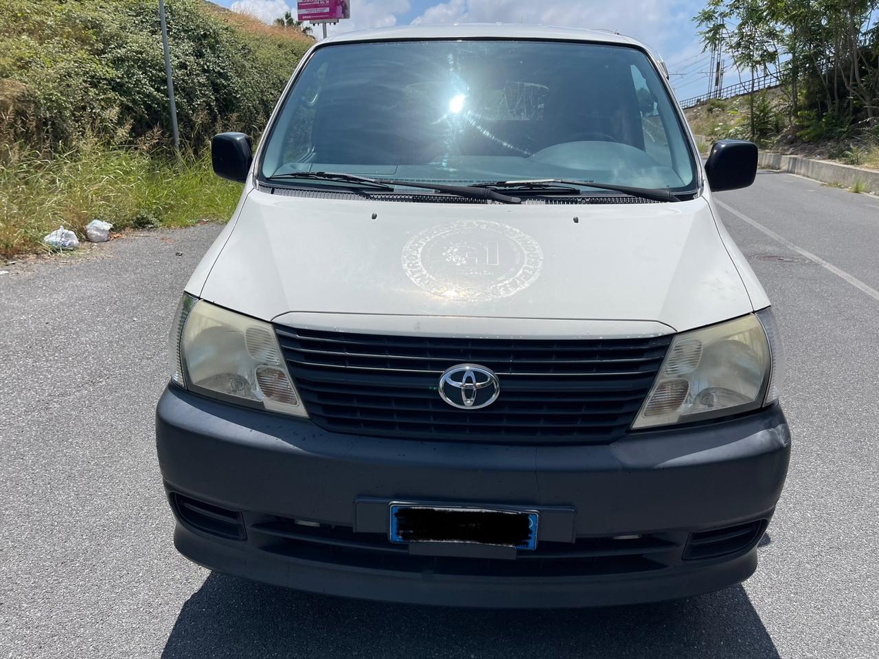 Toyota Hiace 2.5 D-4D Van