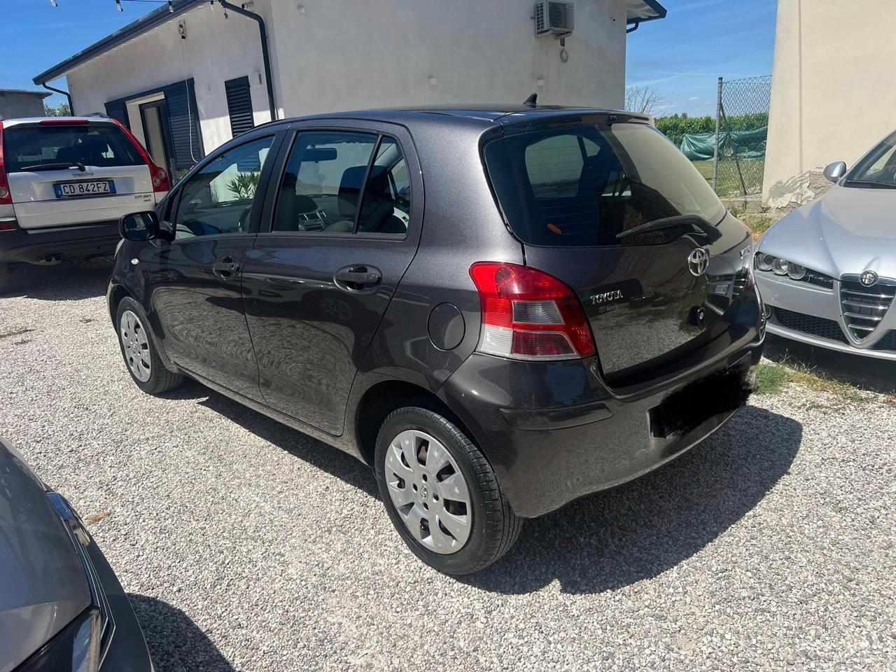 Toyota Yaris 1.0 5 porte