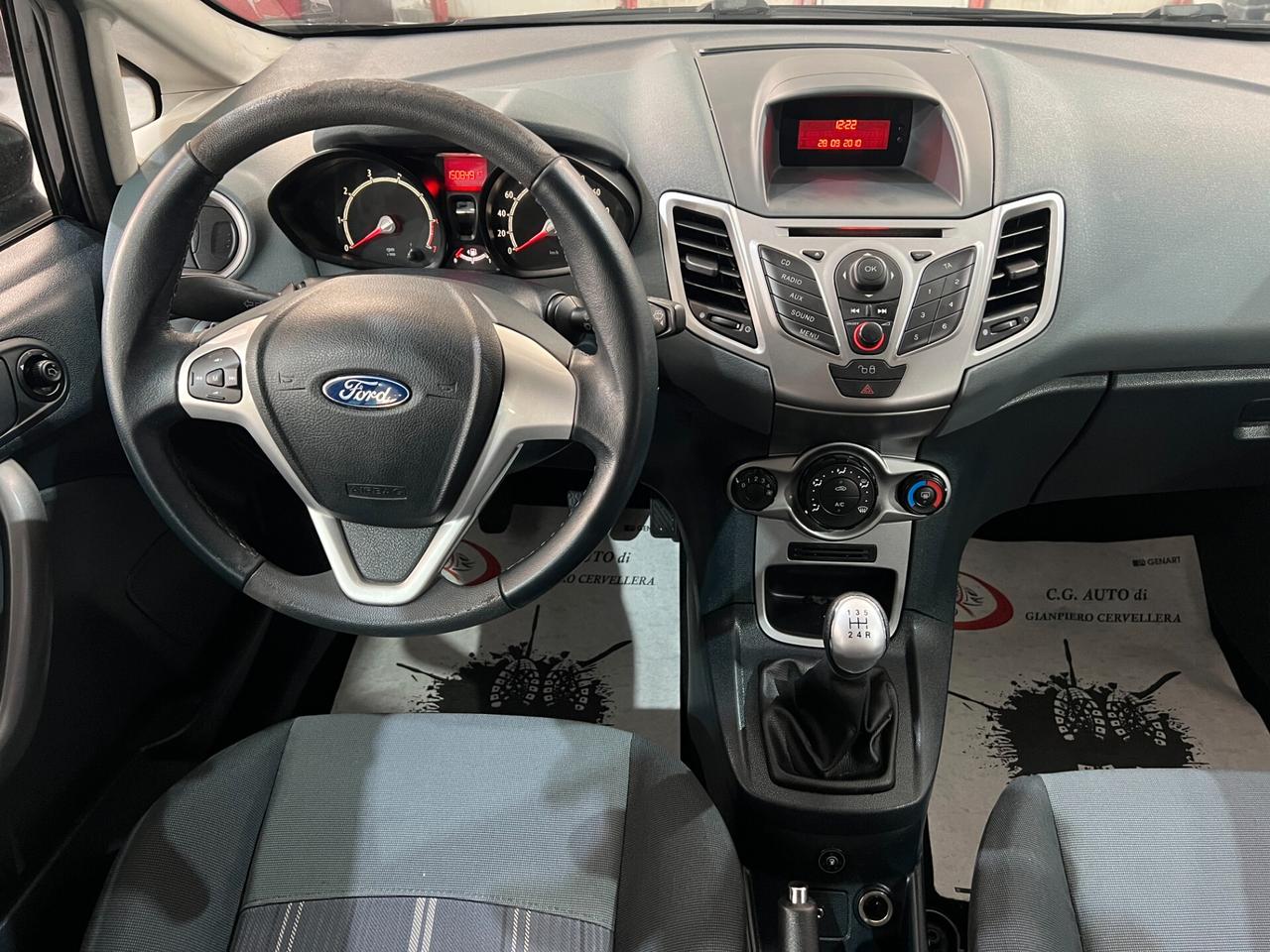 Ford Fiesta 1.4 97 CV - GPL Titanium - 2010