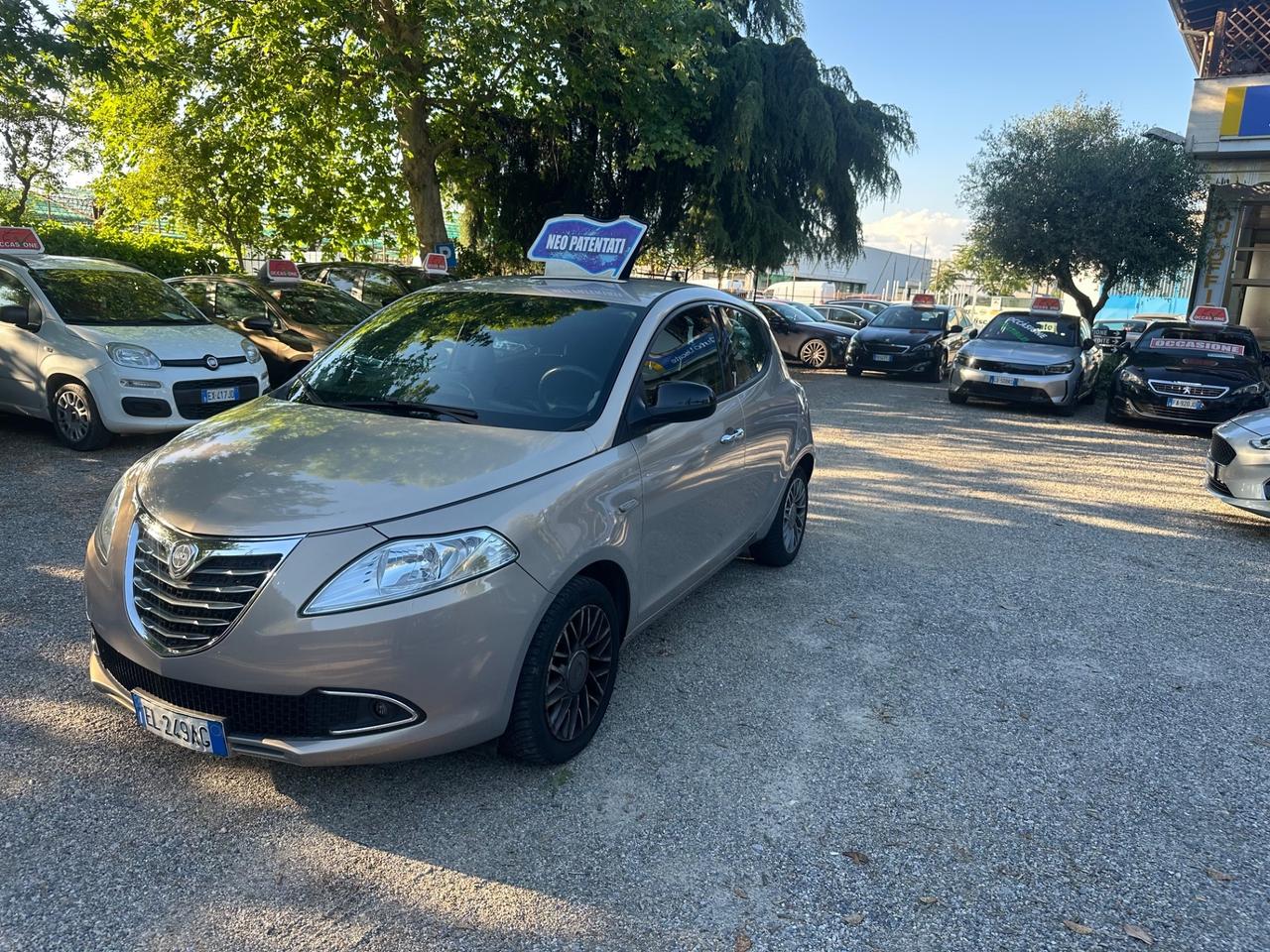 Lancia Ypsilon 1.2 69 CV 5 porte S&S Gold
