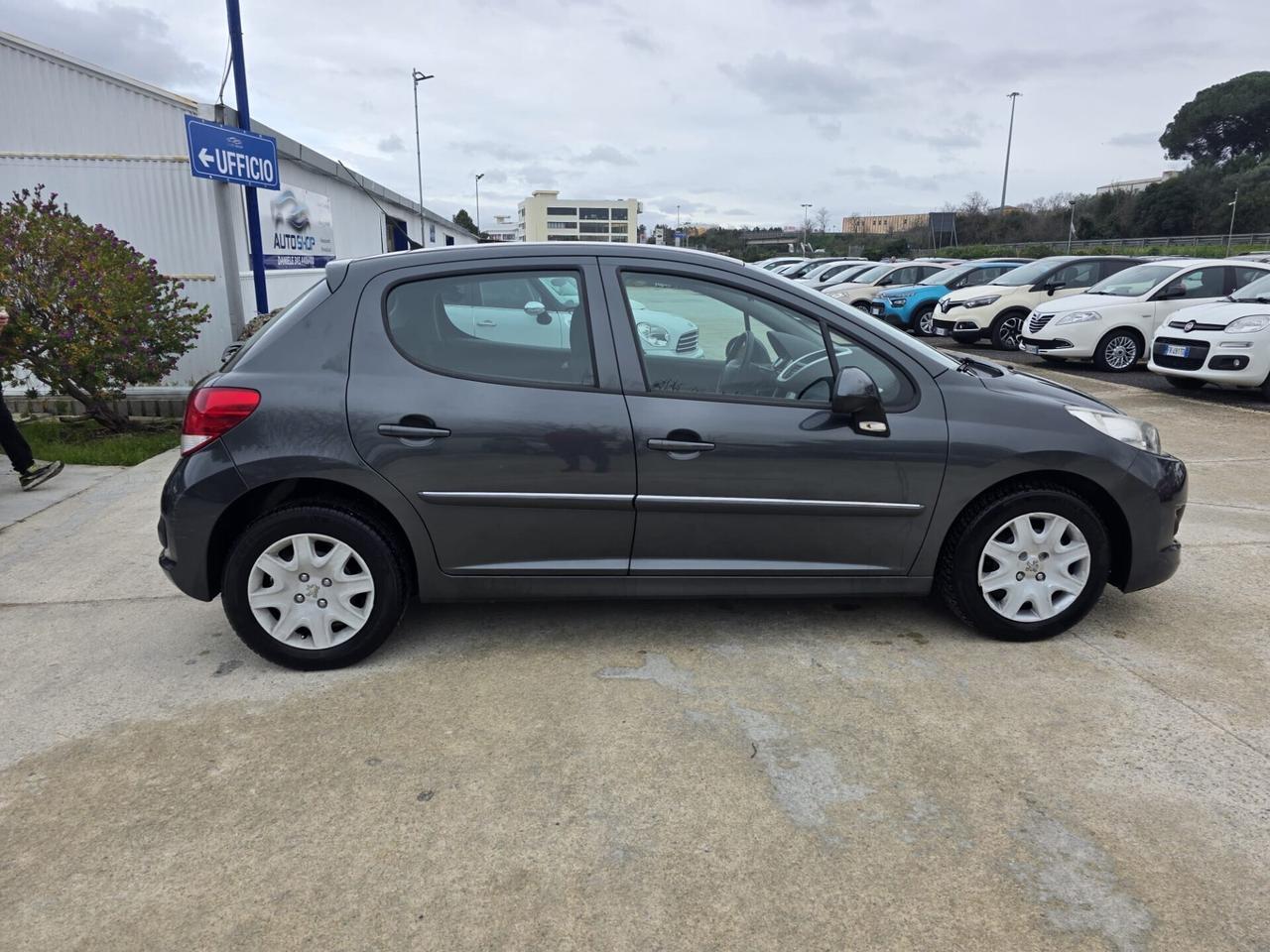 Peugeot 207 1.4 8V 75CV 5p. Active