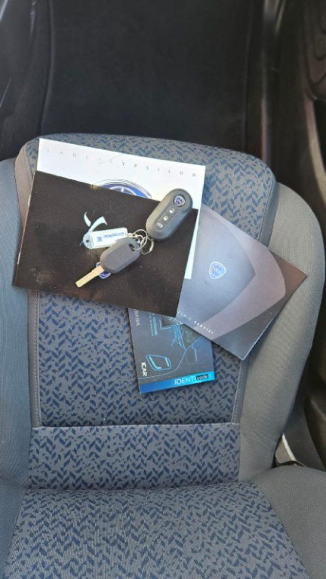 LANCIA Ypsilon 1.0 FireFly 5 porte S&S Hybrid Silver