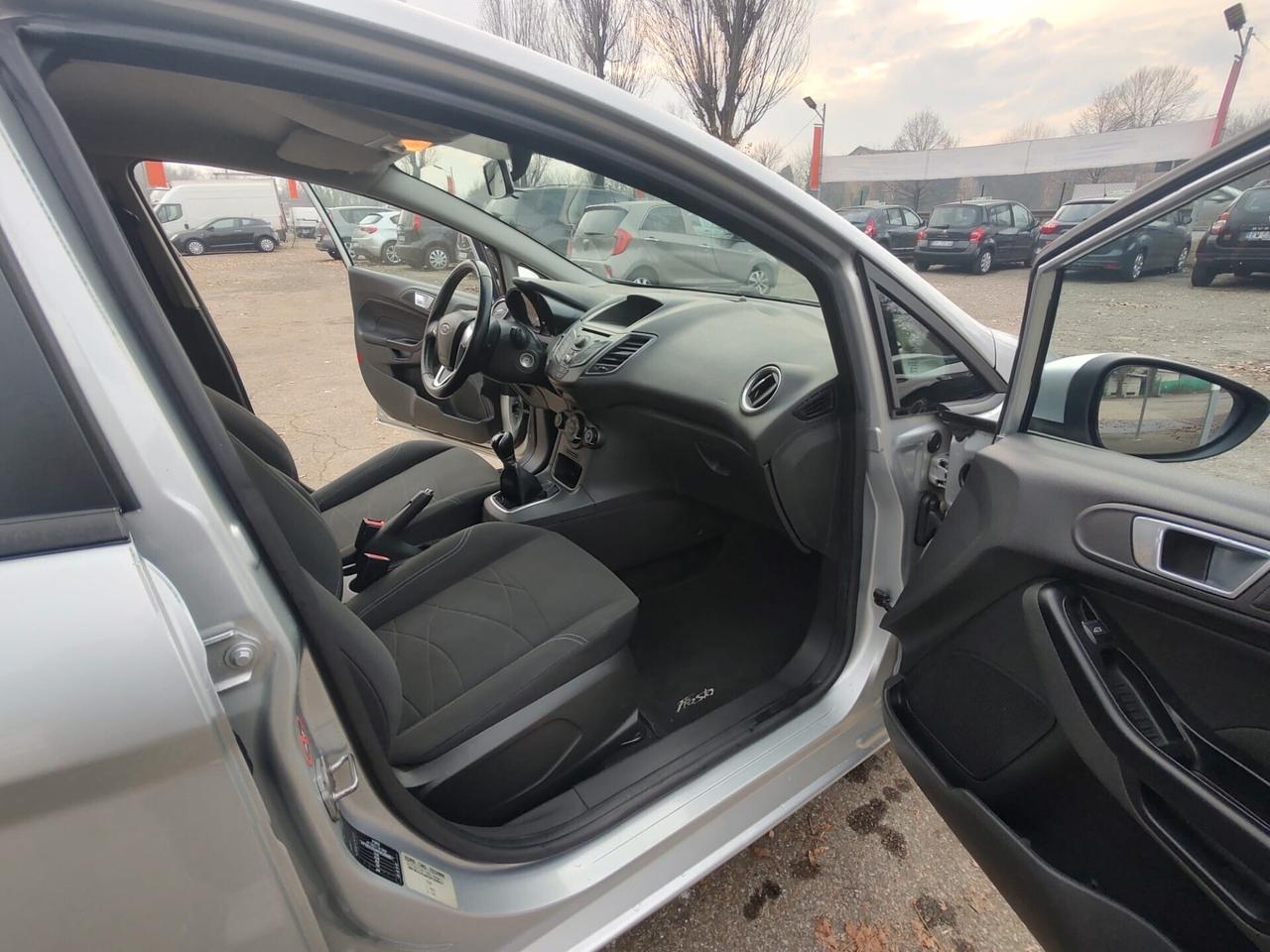 Ford Fiesta 1.4 5 porte Bz.- GPL Titanium, OK NEOPATENTATI, GARANZIA L.12 MESI