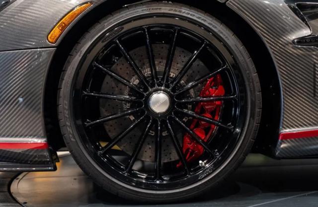 PAGANI Huayra HUAYRA ROADSTER V12 764HP 1/100