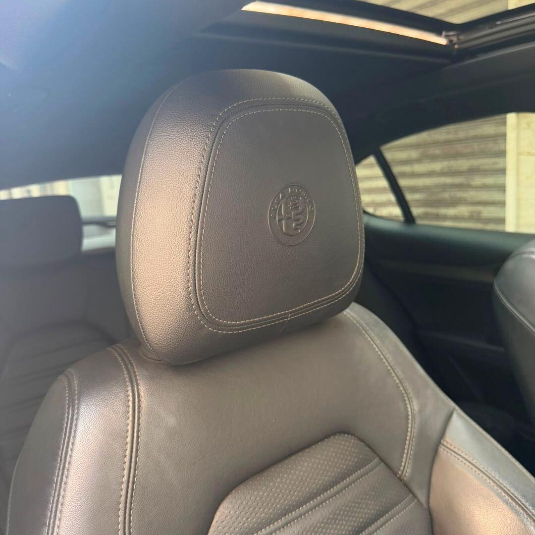Alfa Romeo Stelvio 2.2 Turbodiesel Q4 - 210 CV