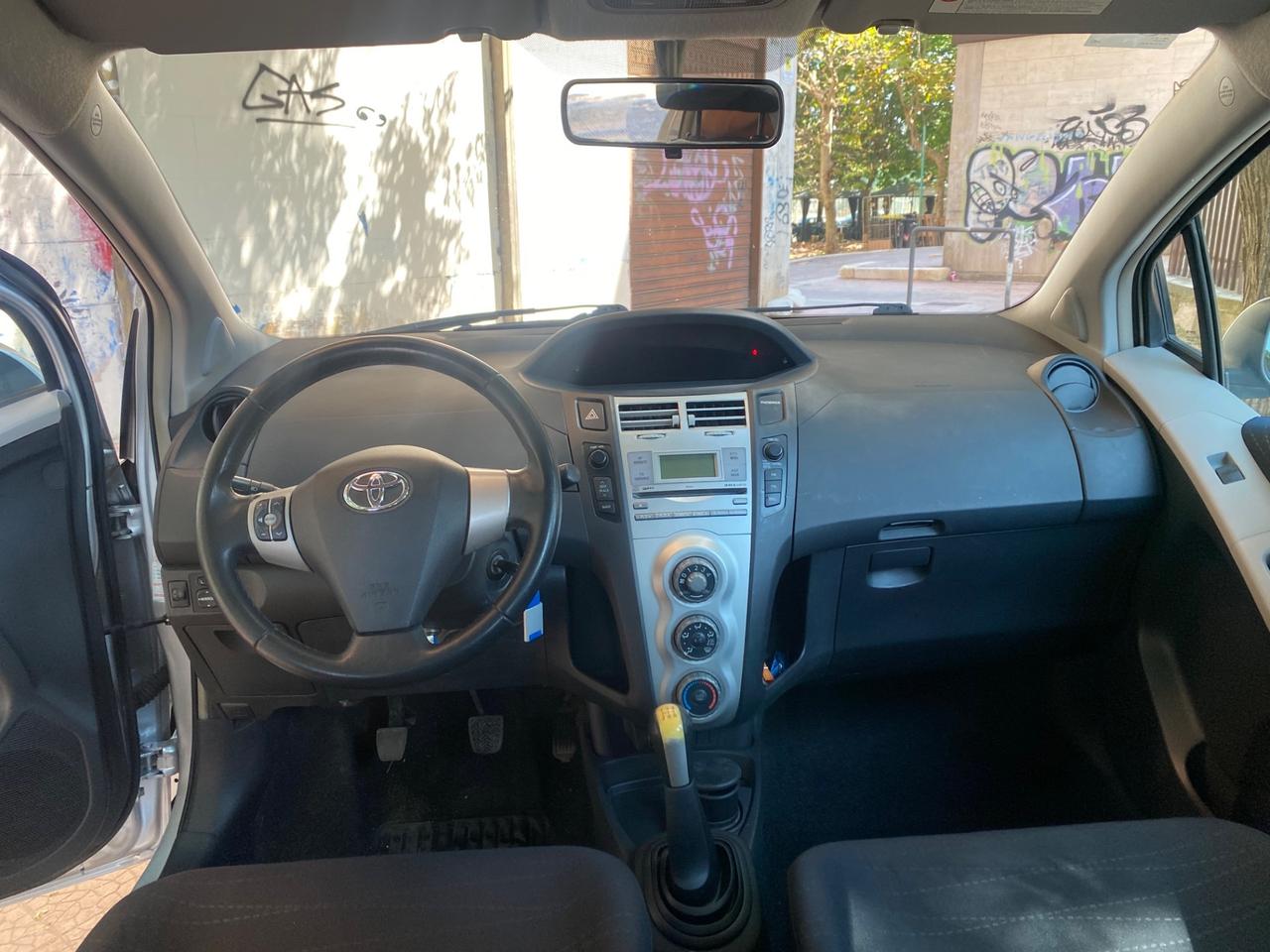 Toyota Yaris 1.0 5 porte